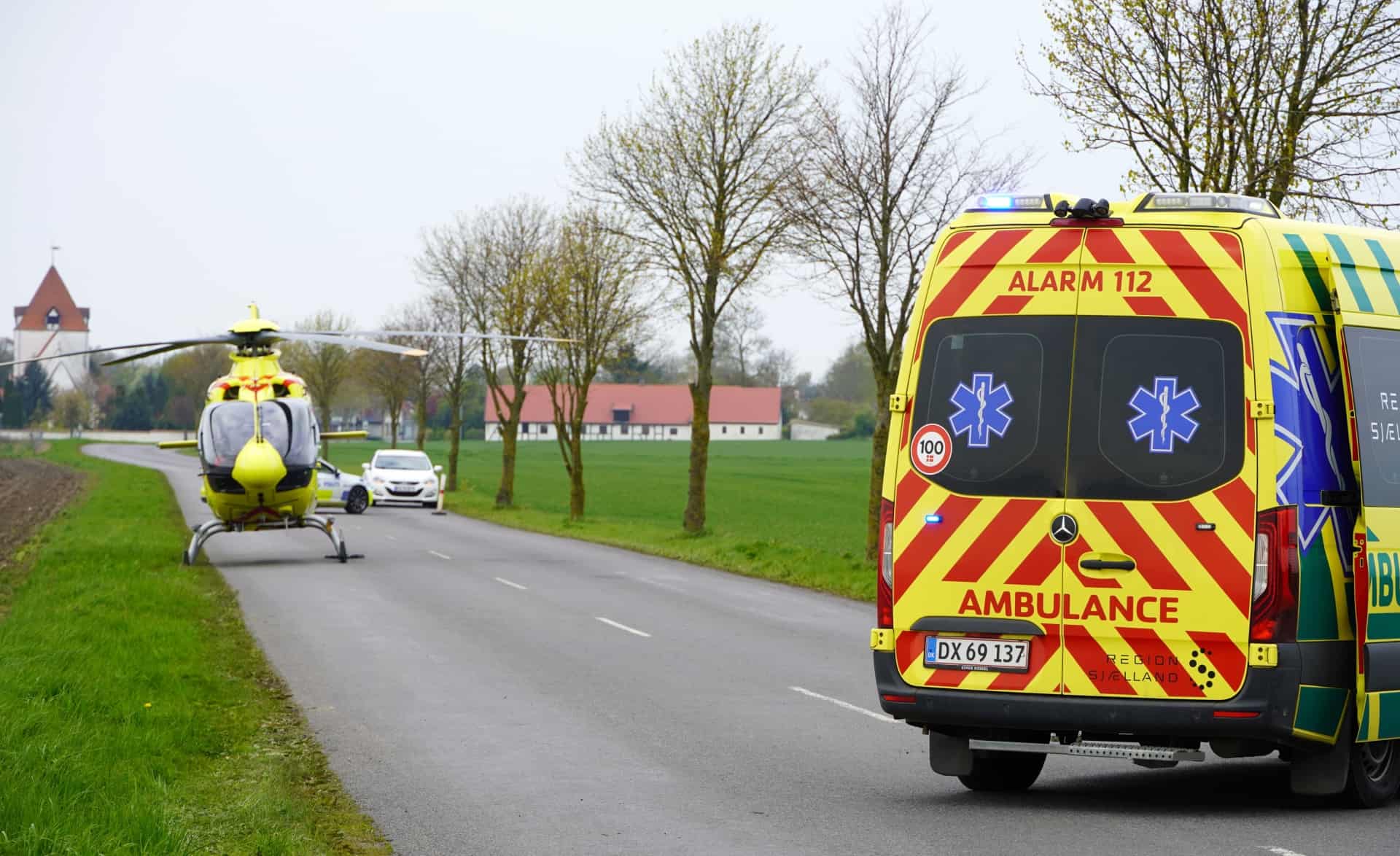 Alvorlig Trafikulykke: Mand Fløjet Væk Med Helikopter | Folketidende.dk