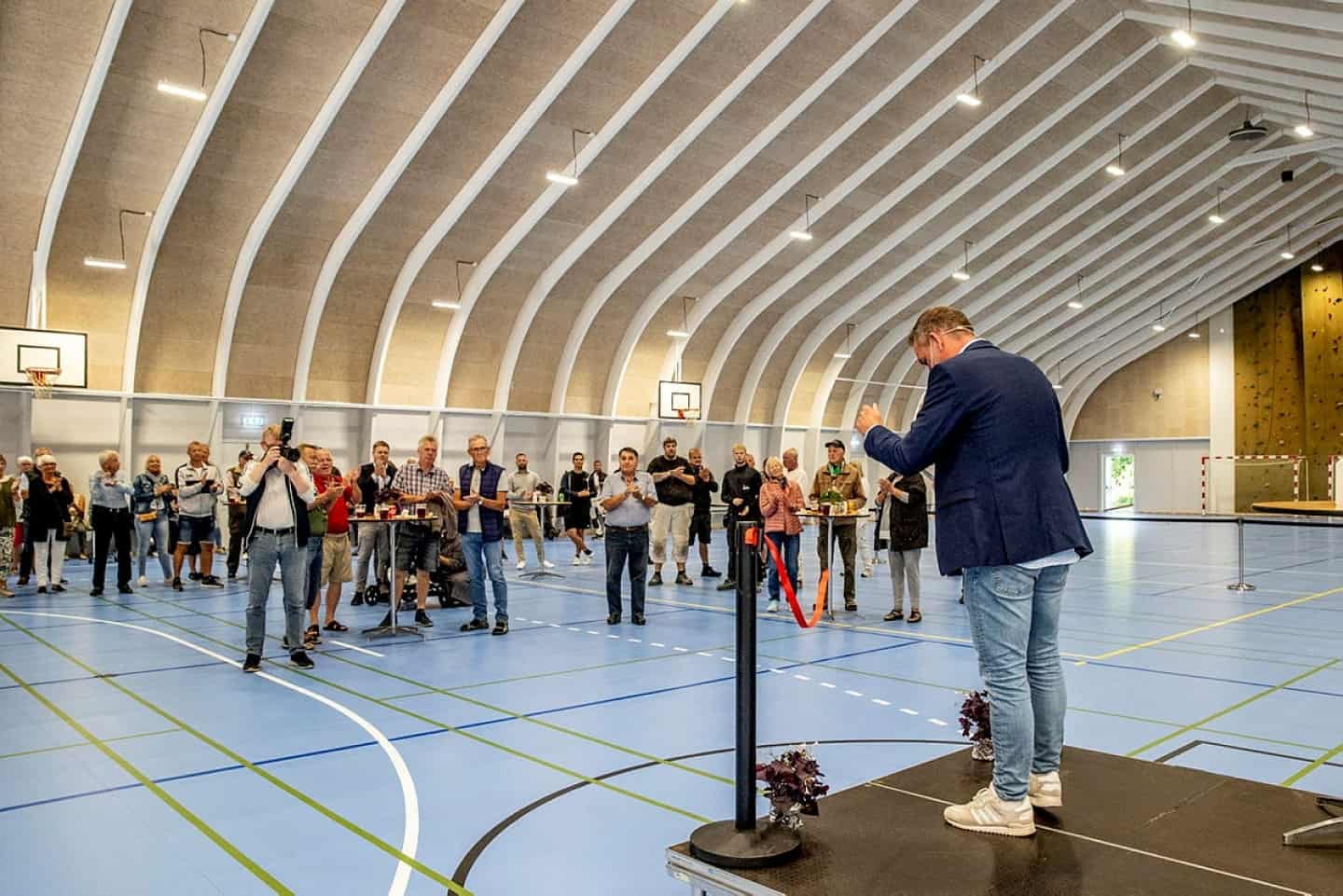 Milliondyrt Nyt Hal-gulv Skiftes Efter Under Et år | Folketidende.dk