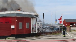 Ilden spredte sig til tagkonstruktionen i Café Udsigten i Kragenæs. Foto: Lars Dalsig