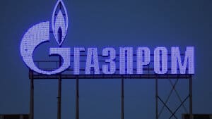 Gazproms logo på toppen af en bygning i den russiske by Skt. Petersborg. Foto: Reuters/Reuters