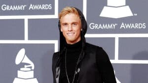FILE PHOTO: Singer Aaron Carter poses on the red carpet at the 52nd annual Grammy Awards in Los Angeles January 31, 2010. REUTERS/Mario Anzuoni/File Photo